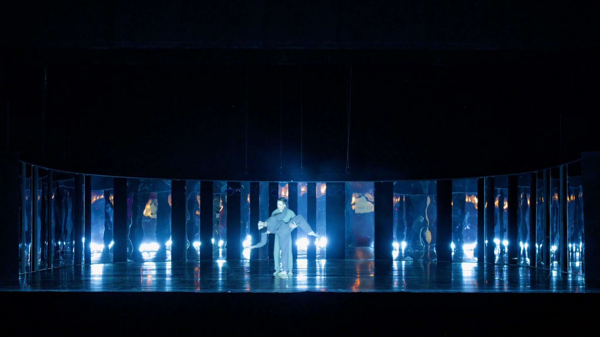 New World - choreography: Robert Binet, set design: Shizuka Hariu, costume: Harriet Jung, Reid Barthelme, light: Floriaan Ganzevoort